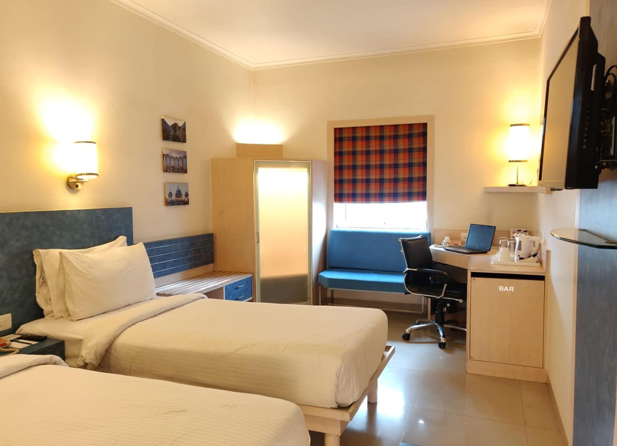 Nirwana Hometel Jaipur- A Sarovar Hotel Экстерьер фото