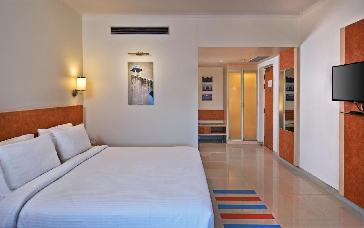 Nirwana Hometel Jaipur- A Sarovar Hotel Экстерьер фото